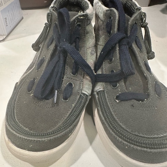 Billy zip closure high tops with decorative shoe laces in big kids size 3 - Picture 3 of 5